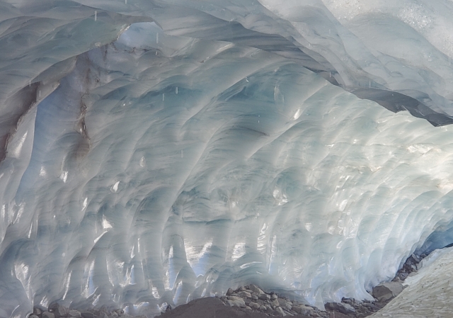 inside_ice_cave_1.jpg